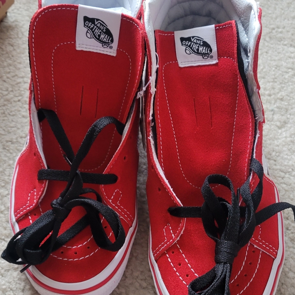 Vans - Picture 2 of 9